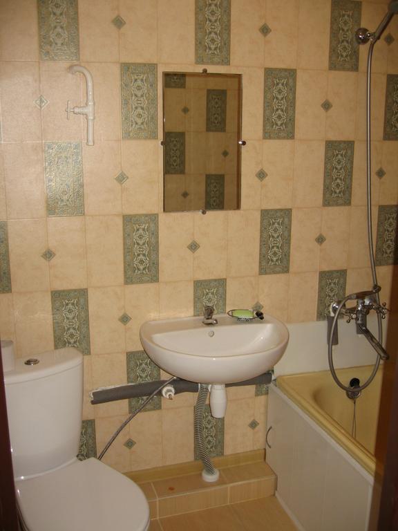 Apartment On Vasylya Chervoniya 67 リウネ エクステリア 写真