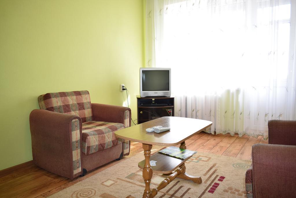 Apartment On Vasylya Chervoniya 67 リウネ エクステリア 写真